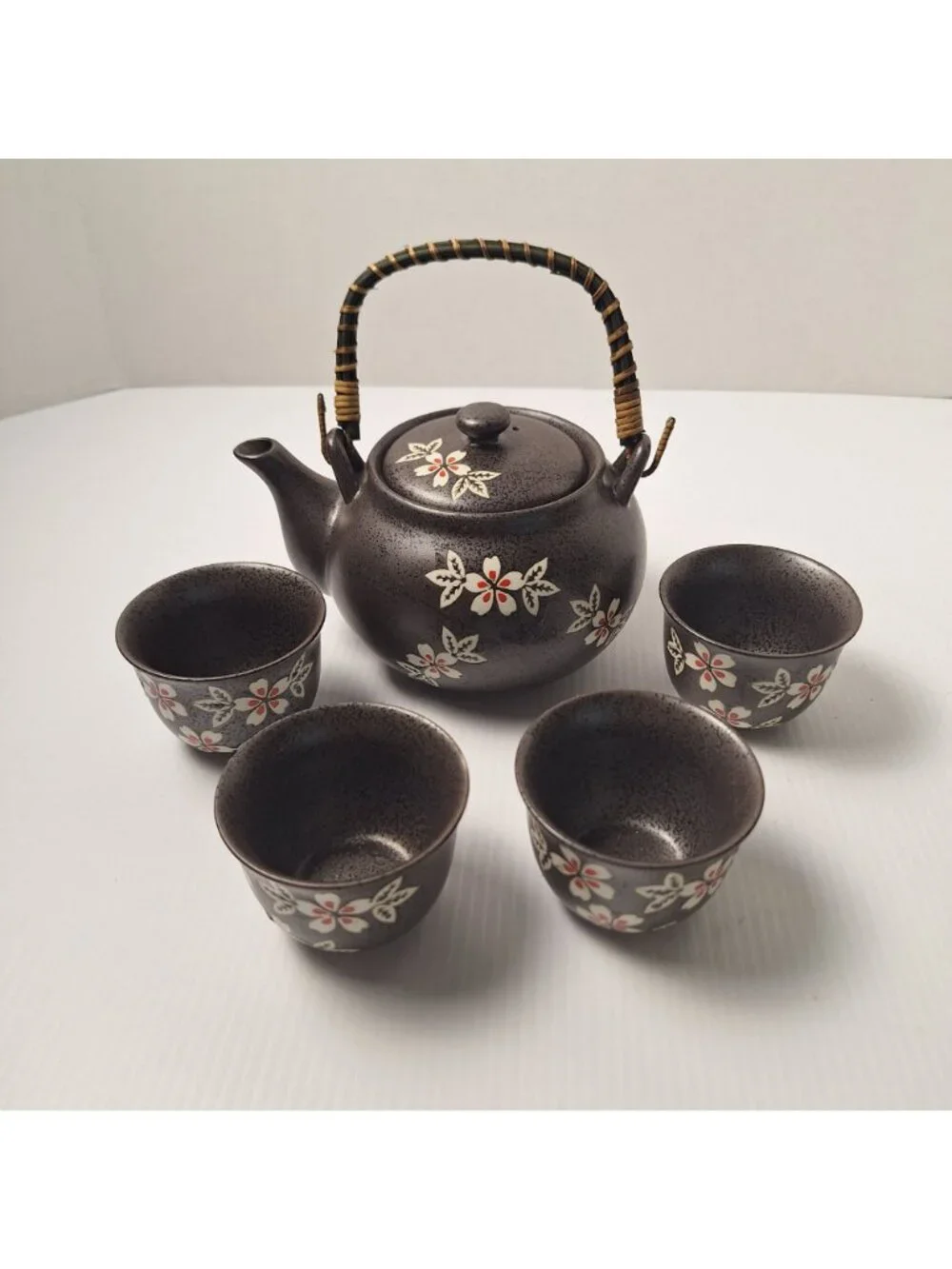JAPANESE KUTANI WARE STRAINER CEREMONIAL SAKI STYLE TEAPOT CUPS PORCELAIN WICKER